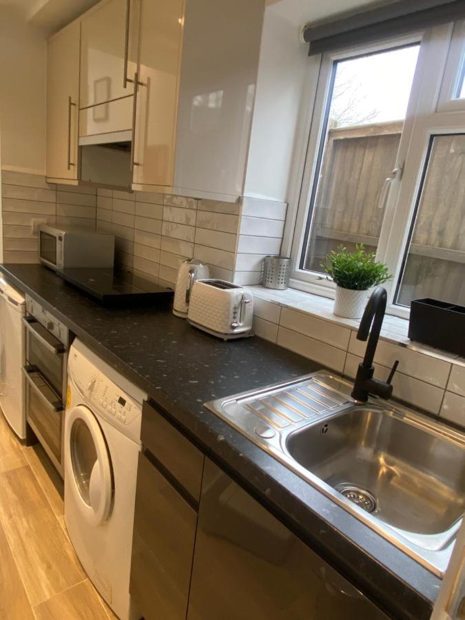 Lovely And Modern Studio Apartment. 博勒姆伍德 外观 照片