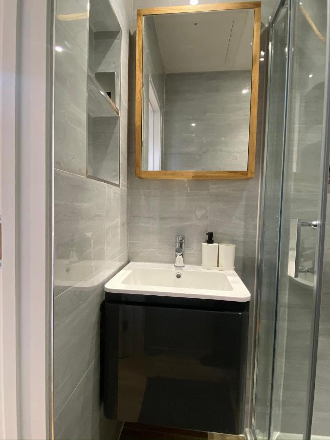 Lovely And Modern Studio Apartment. 博勒姆伍德 外观 照片