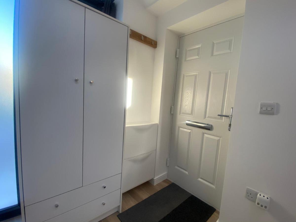 Lovely And Modern Studio Apartment. 博勒姆伍德 外观 照片